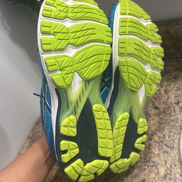 COPY - Beautiful sneakers!! Perfect ASICS men’s size 10.5 - Picture 4 of 5